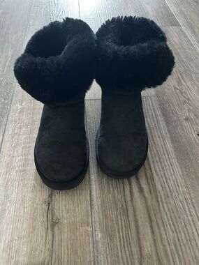 Ugg Women's Black Faux Fur Cuff Winter Boots